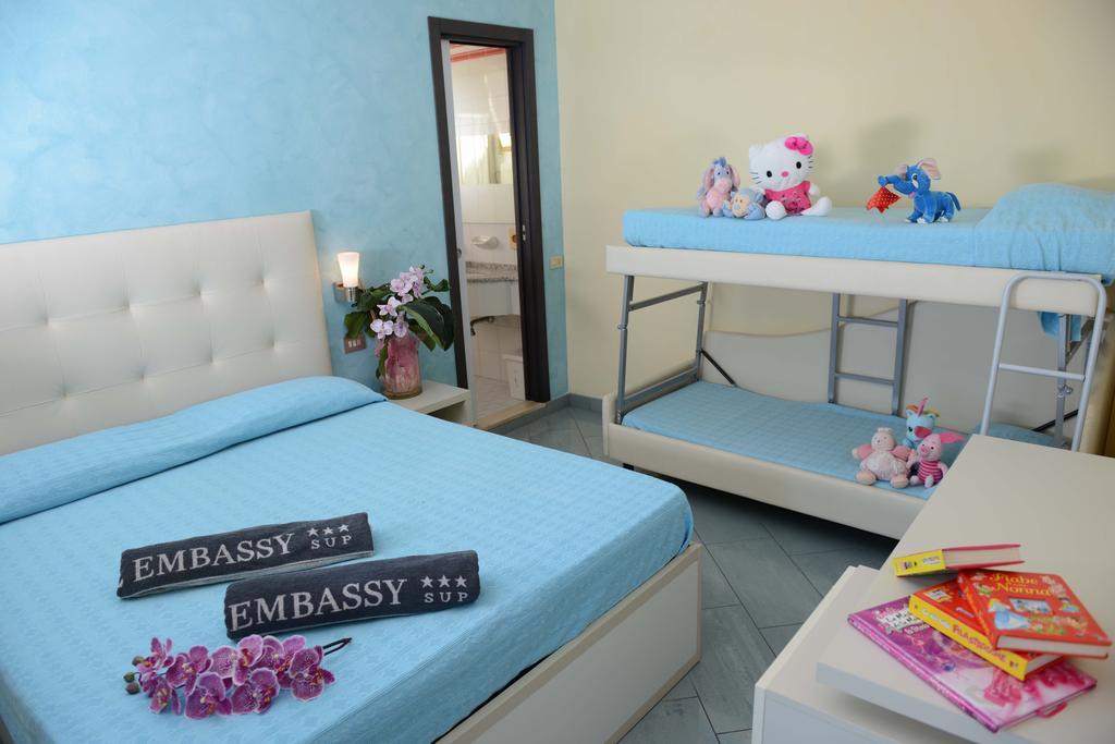 Hotel Embassy Cesenatico Bilik gambar